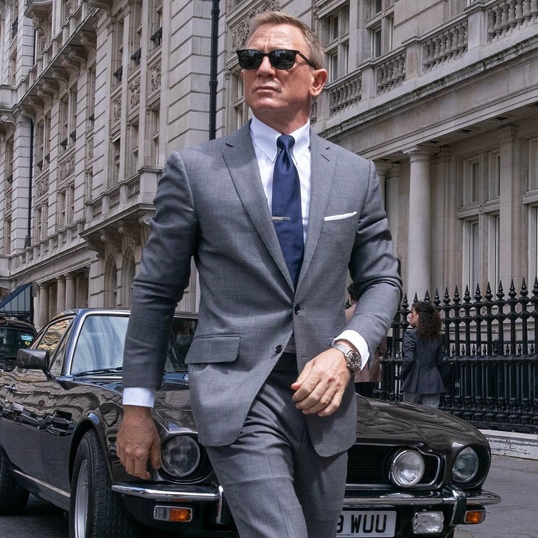 Kto będzie nowym Bondem? Daniel Craig w kadrach ze Skyfall zachwyca elegancją, klasą i formą w szarym garniturze od Toma Forda