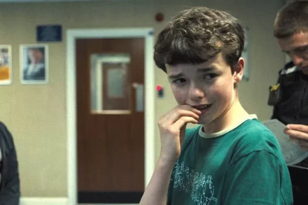 Owen Cooper w serialu "Dojrzewanie", który obejrzeć można na Netflixie od 13 marca.