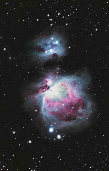 Horoskop tygodniowy dla Byka (21–27.04): Niebieskie światło z różową poświatą we wszechświecie.