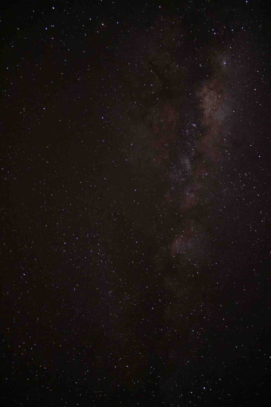Horoskop tygodniowy dla Koziorożca (21–27.04): Astrofotografia ukazująca fragment gwiazdozbioru Oriona z wyraźnie zaznaczoną Mgławicą Oriona (M42) w dolnej części kadru – skupisko jasnych gwiazd kontrastuje z mrocznym tłem przestrzeni kosmicznej.