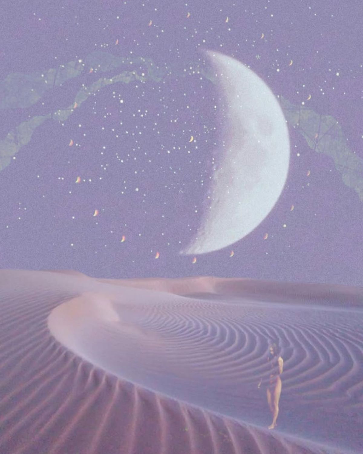 Ilustracja w stylu astrologicznym. Znajduje się na nim widok na pustynię, na której znajduje się półnaga kobieta. W tle widać nocne niebo z półksiężycem otoczonym chmurami. Całość utrzymana jest w liliowej kolorystyce.