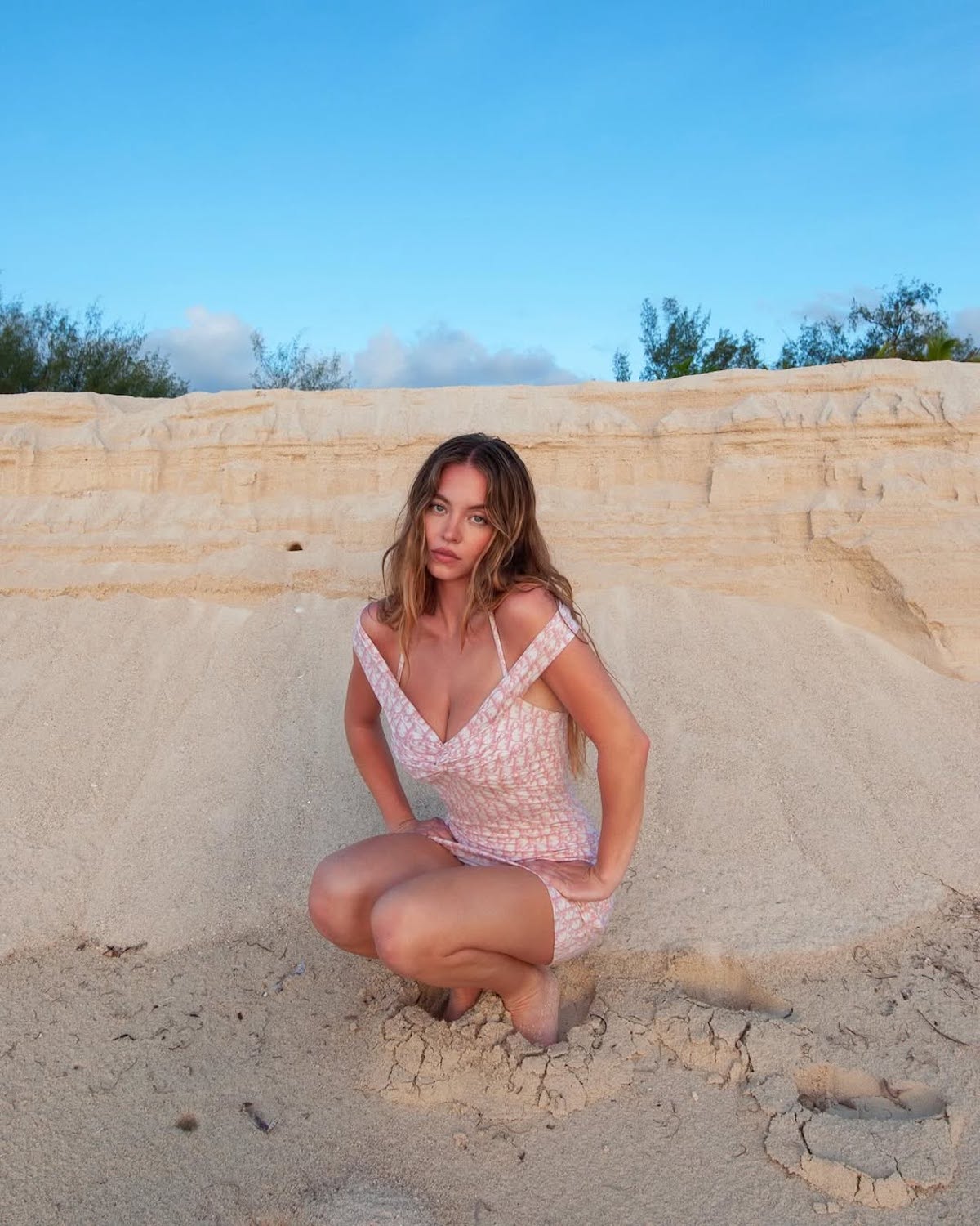 Brązowozłota opalenizna Sydney Sweeney to zasługa tego samoopalacza. Efekt już po dwóch godzinach