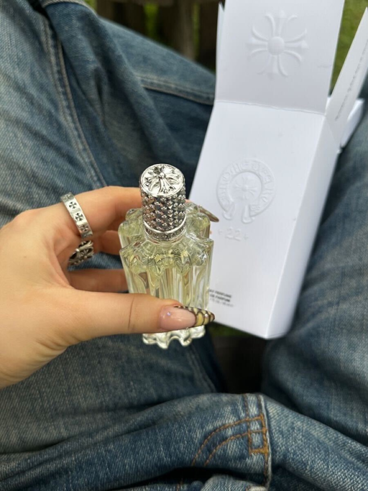 Babcine perfumy to trend zapachowy na lato 2025, który zawładnął sercami it-girls i TikTokiem