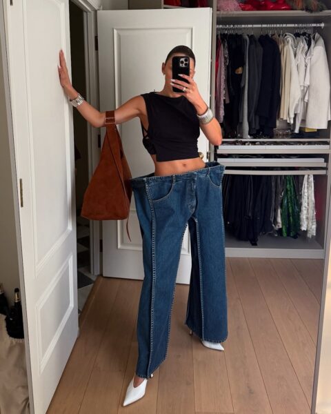 Nowy wymiar denimu: kwadratowe jeansy to trend, który trudno zignorować