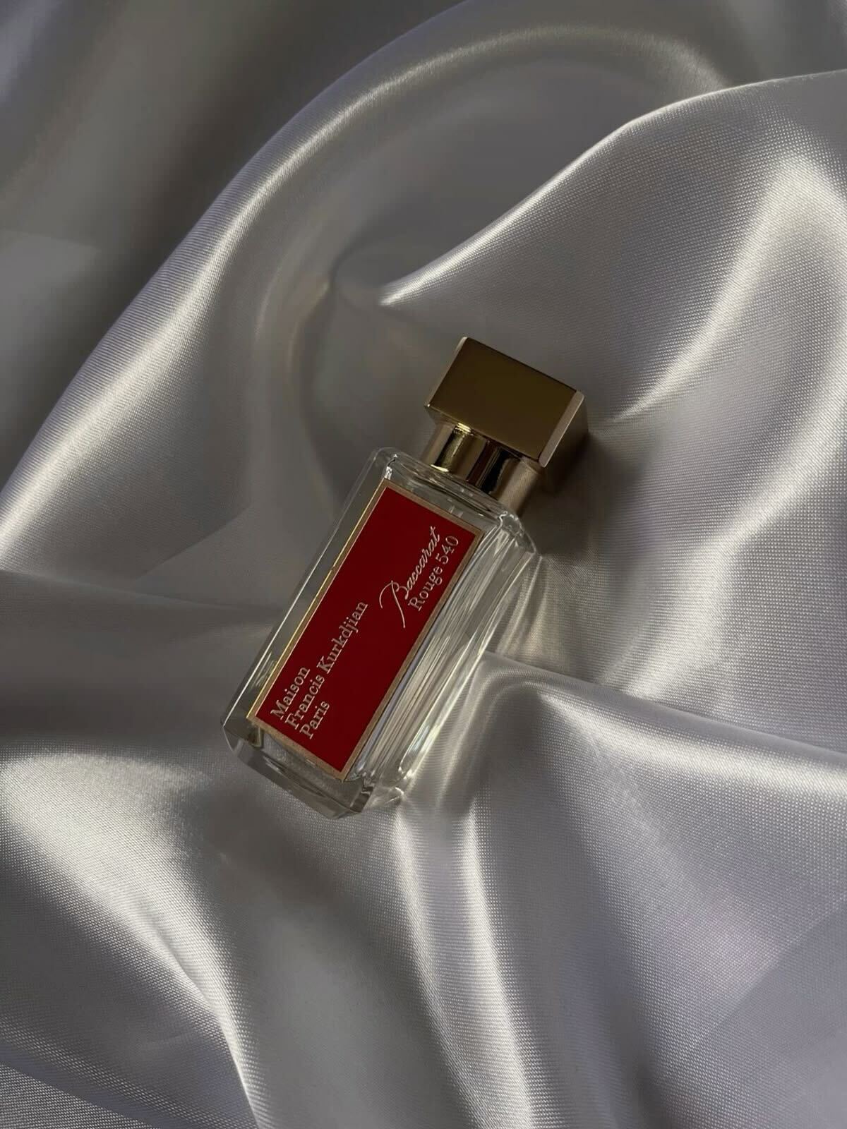 Najlepsze perfumy wszech czasów: 7 zapachów, które pokochały miliony kobiet na całym świecie