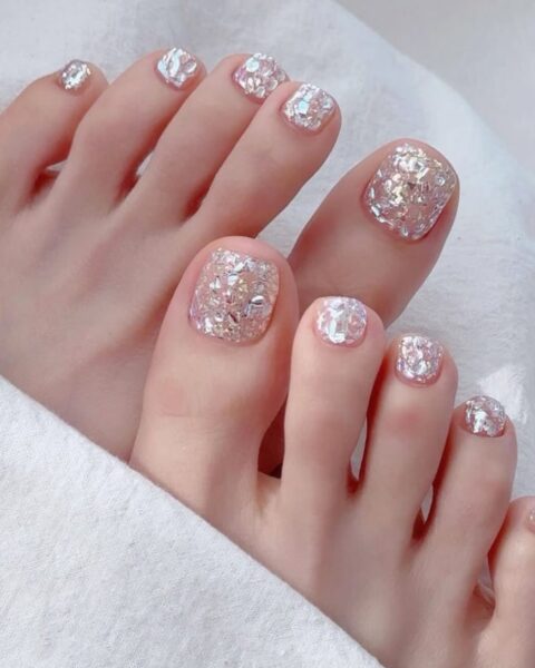 Pedicure w stylu K-pop – koreańska rewolucja na stopach w 11 wydaniach