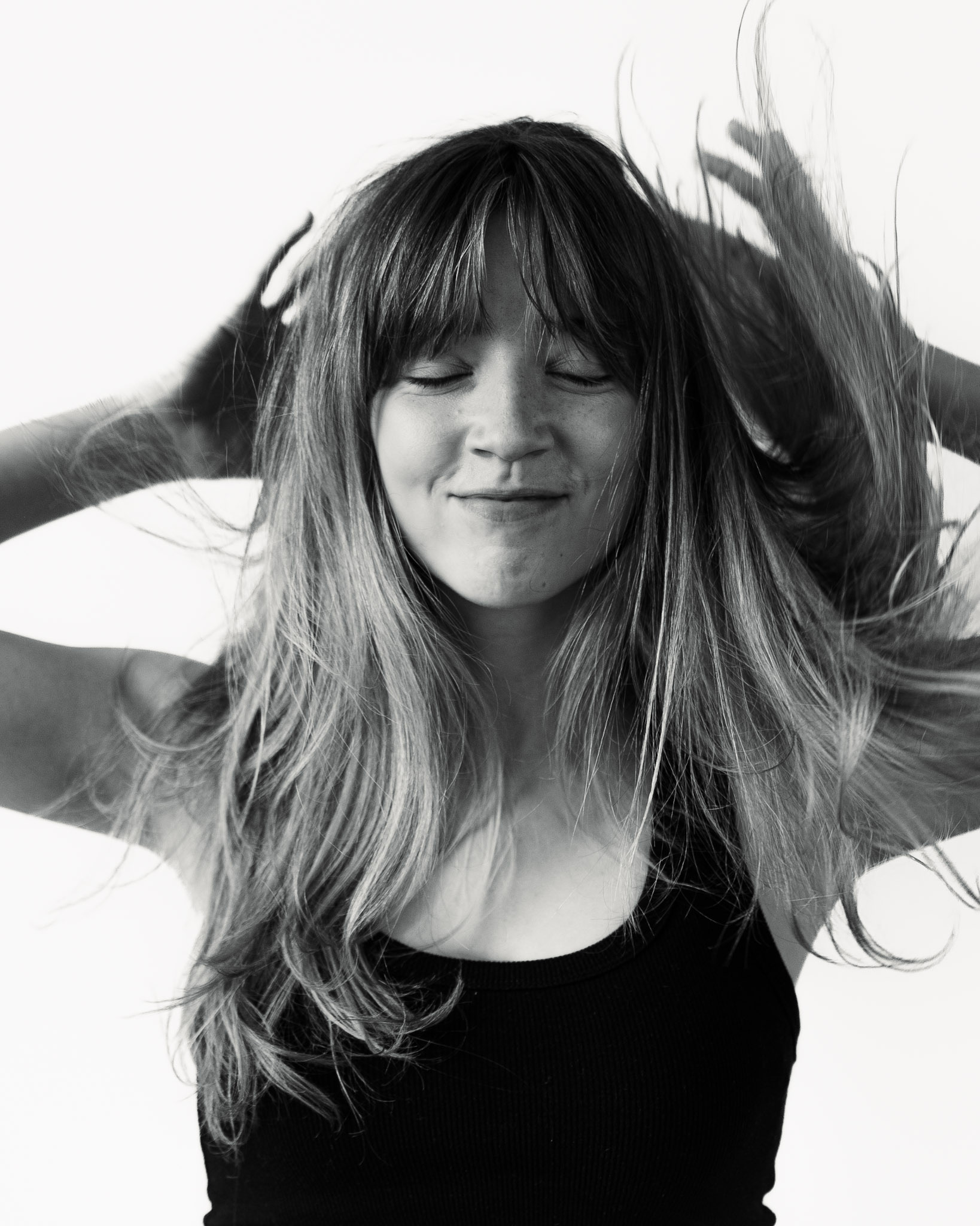 Z dziekanki na wielki ekran – Michalina Brzuska o cenie debiutu w „Schedzie” [WYWIAD]