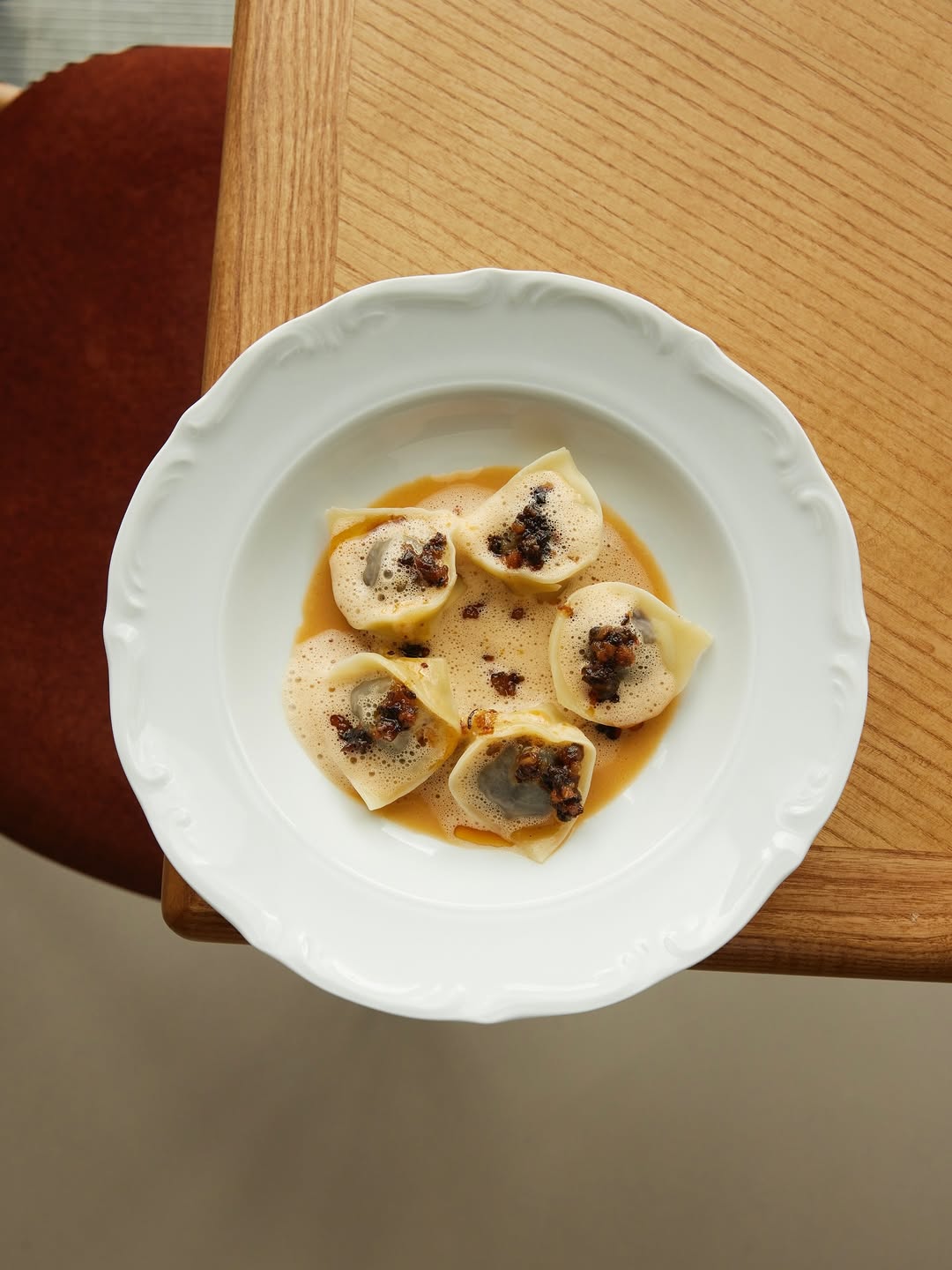 Nowe restauracje w Warszawie na jesień 2025: przewodnik po najciekawszych miejscach