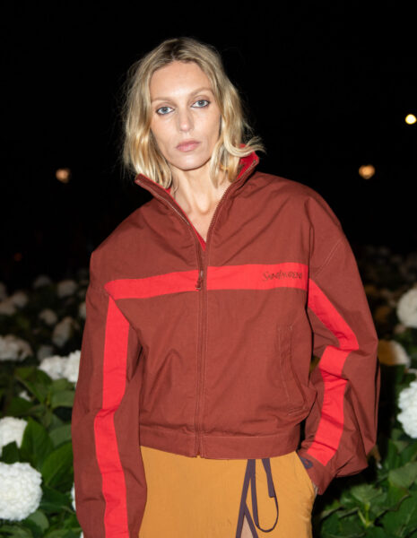 Tłum gwiazd na spektakularnym pokazie Saint Laurent. Wśród nich Anja Rubik