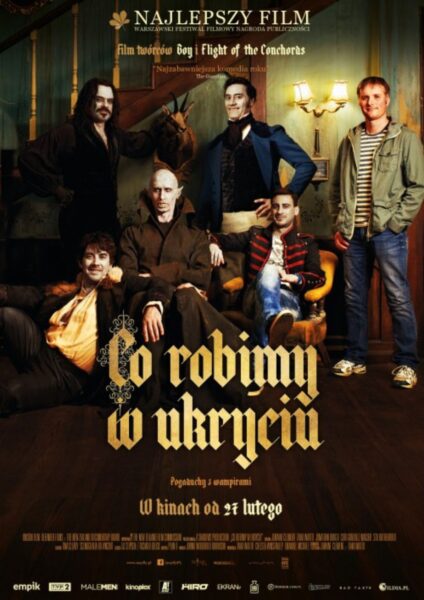 Plakat filmu „Co robimy w ukryciu” („What We Do in the Shadows”, 2014).