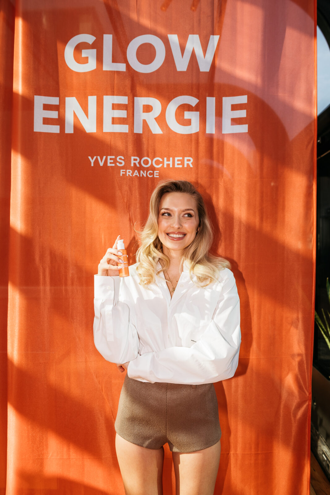 OLIWIA MISZTAL AMBASADORKĄ NOWEJ LINII GLOW ENERGIE MARKI YVES ROCHER. BLASK W KREMIE DLA ZMĘCZONEJ SKÓRY