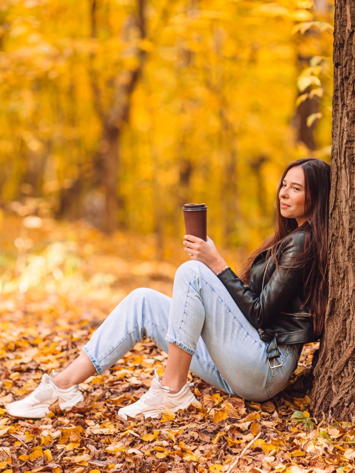 Jesień bez nudy – kolorowe stylizacje na szare dni