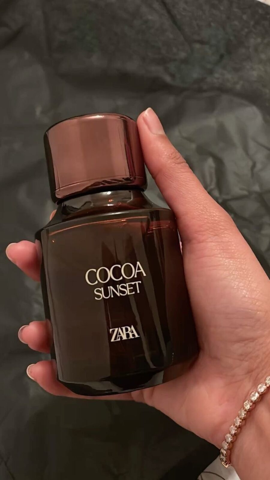 Najtrwalsze perfumy z Zary: 10 zapachów, które zostają z tobą nawet po prysznicu