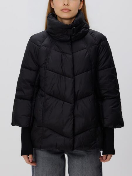 Pikowana kurtka z wysokim kołnierzem (reserved) – zdjęcie produktowe.