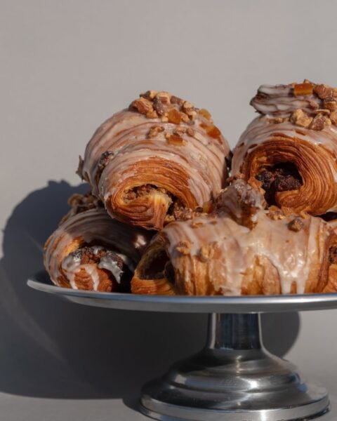 Gdzie zjeść najlepsze rogale marcińskie w Warszawie? Oto 5 miejsc, które pachną listopadem