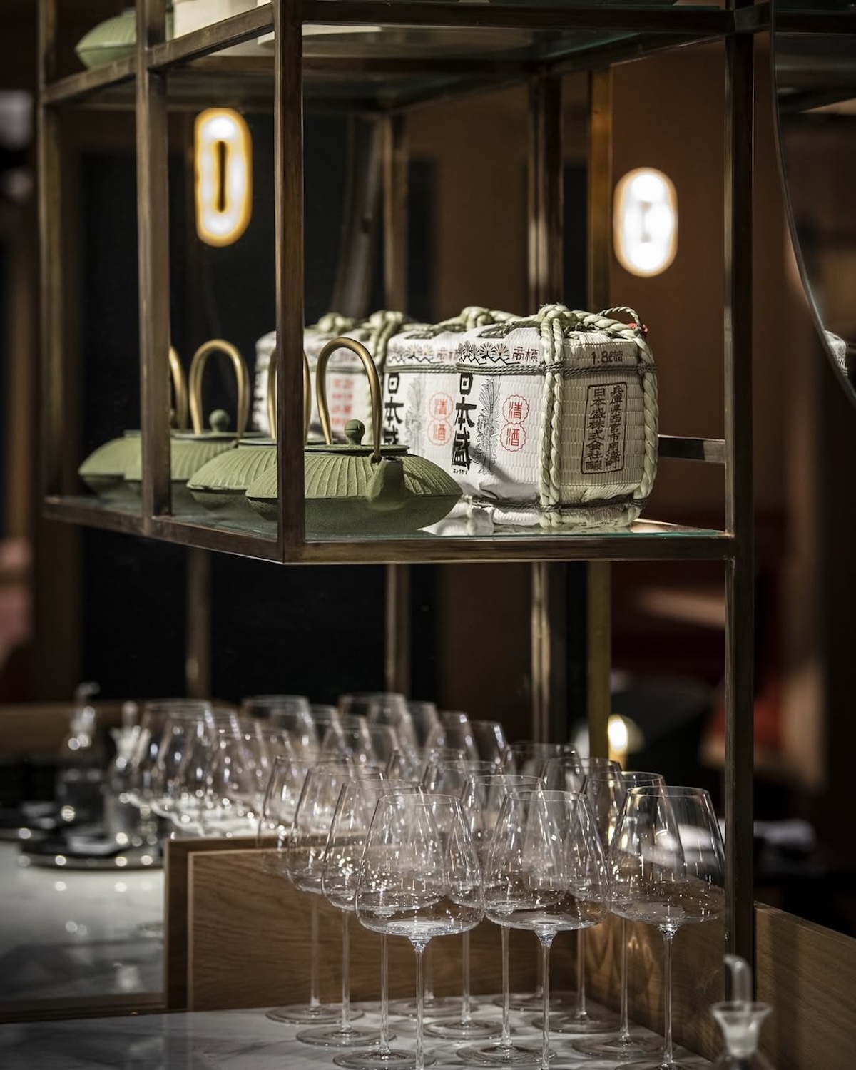 Gdzie napić się sake w Warszawie? Odkrywamy cztery adresy, które przeniosą cię prosto do Japonii