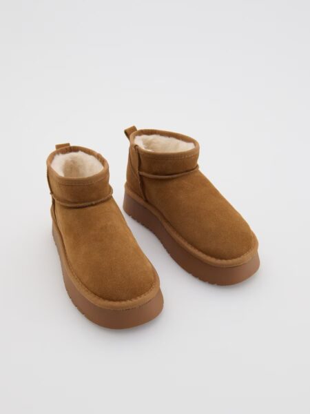 Zamszowe śniegowce Reserved – zdjęcie produktowe.