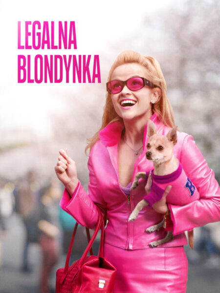 Plakat filmu "Legalna Blondynka". Uśmiechnięta aktorka Reese Witherspoon jako Elle Woods, ma na sobie intensywnie różowy, skórzany kostium i różowe okulary przeciwsłoneczne. Trzyma na rękach swojego małego, jasnobrązowego psa rasy chihuahua, Bruisera, który również jest ubrany w różowy strój. Na górze plakatu widnieje tytuł "LEGALNA BLONDYNKA" w jaskrawo różowej czcionce.