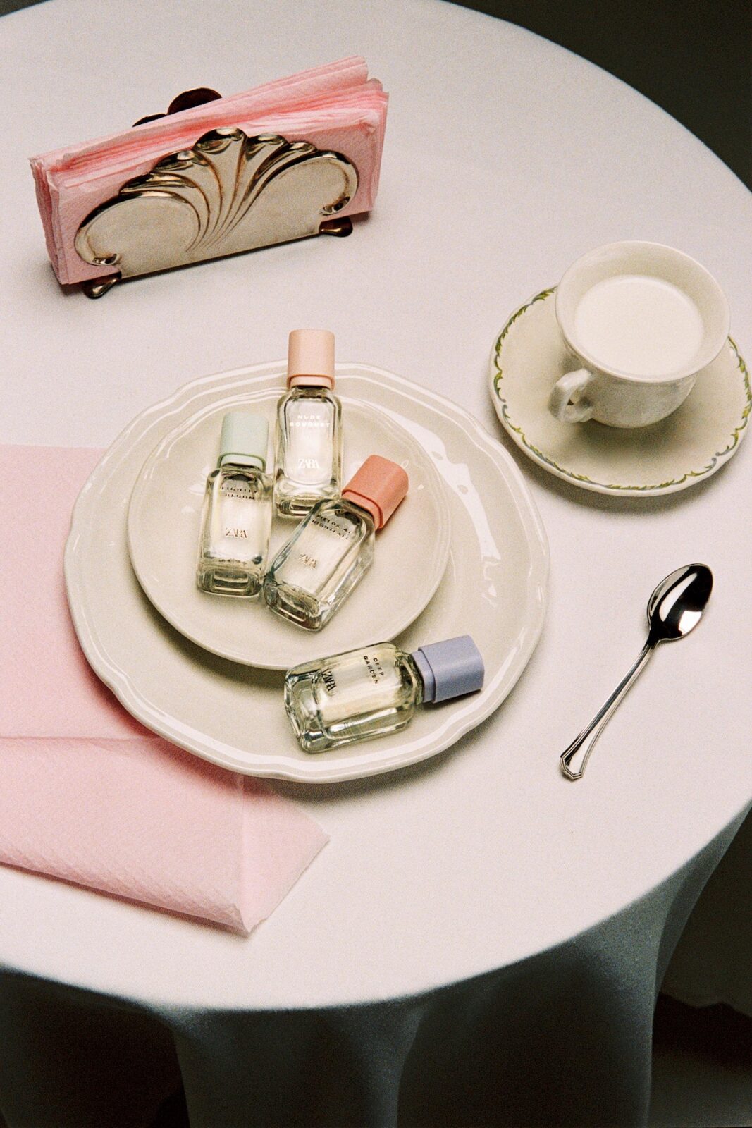 Perfumy z Zary idealne na prezent – 10 hitów, które zachwycają zapachem i ceną