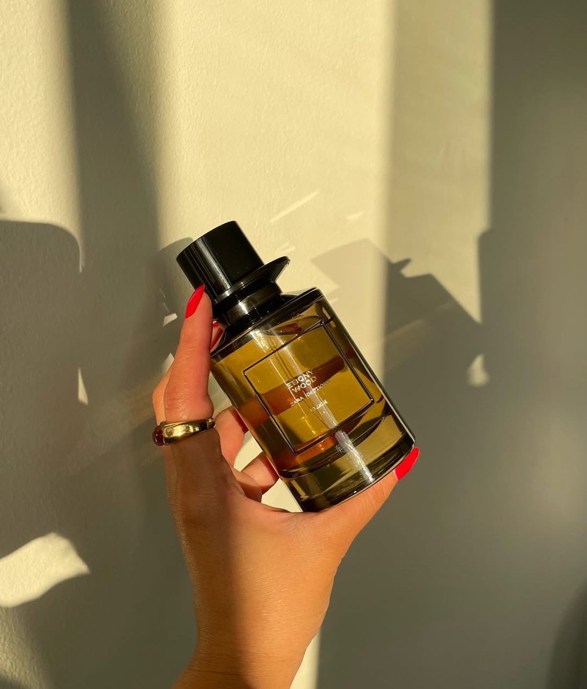 Trwałe perfumy z Zary na zimę: 10 bezkonkurencyjnych hitów, które zostają na skórze godzinami