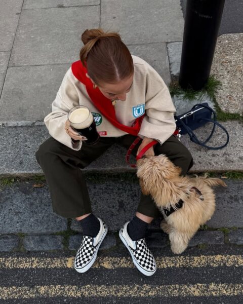 Wsuwane tenisówki wróciły do&nbsp;mody w&nbsp;2026 roku – pamiętasz te&nbsp;słynne Vansy? Zobaczysz je&nbsp;częściej