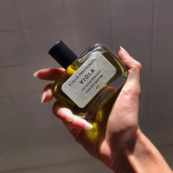 Francuzki już wybrały najlepsze perfumy na&nbsp;2026 rok. Te&nbsp;trzy zapachy zostają na&nbsp;skórze (i&nbsp;w&nbsp;pamięci)