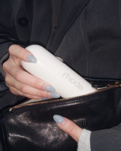 Rhode ujawnia nowości na&nbsp;2026 rok. Maseczki, bronzer i&nbsp;nowy kierunek marki Hailey Bieber