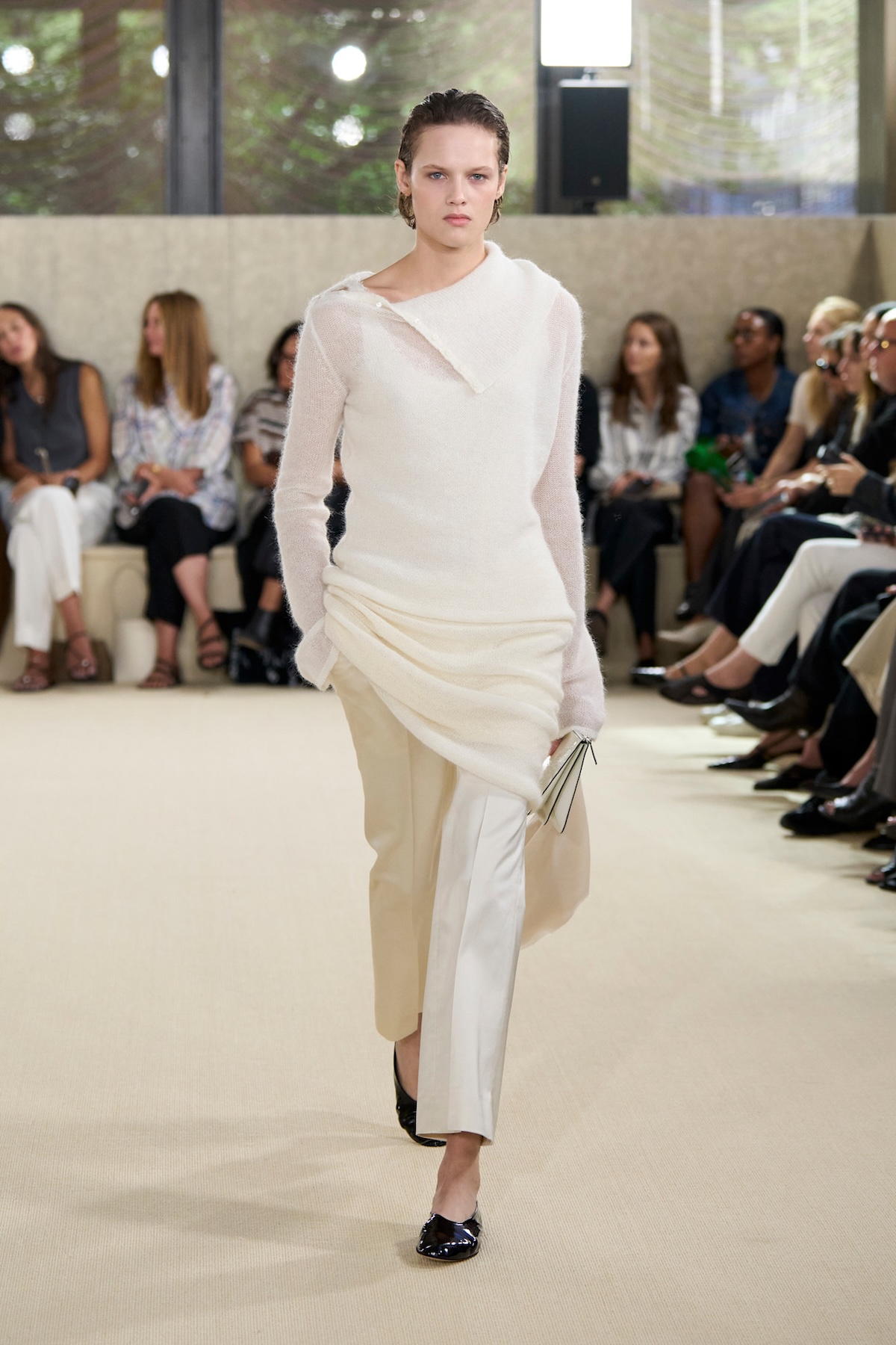 5 modeli butów na wiosnę 2026, które warto kupić już teraz. Inspiracje z wybiegów i szaf it-girls