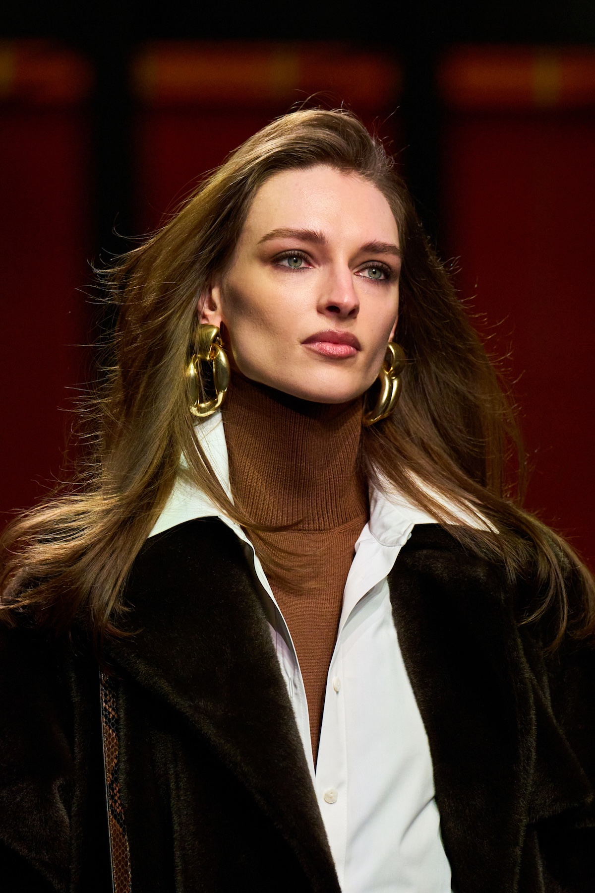 Luisa Spagnoli pokazuje kolekcję jesień/zima 2026. Nowy Jork lat 90. wraca w wersji surowej i luksusowej