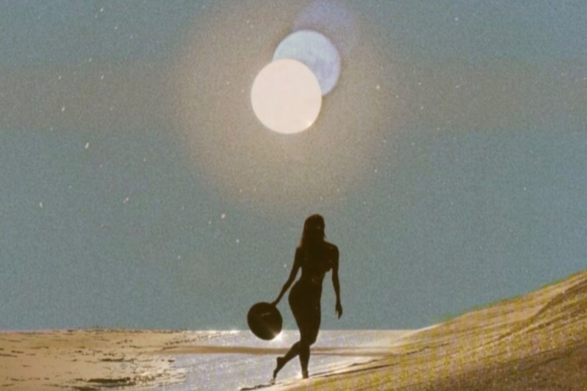 Woda księżycowa – duchowe oczyszczenie czy tylko ładny rytuał? Wiemy, co kryje