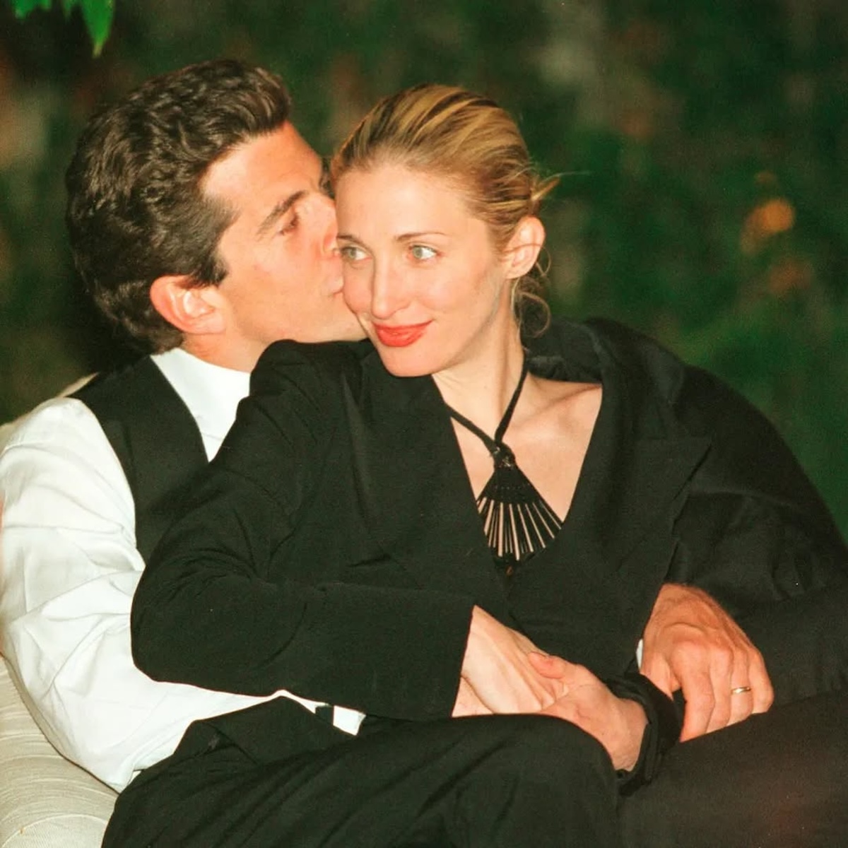 Carolyn Bessette i John F. Kennedy Jr. byli o krok od separacji? Nowe fakty zaskakują
