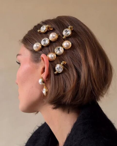 Koniec minimalizmu? Akcesoria do włosów na wiosnę 2026 wracają w wielkim stylu