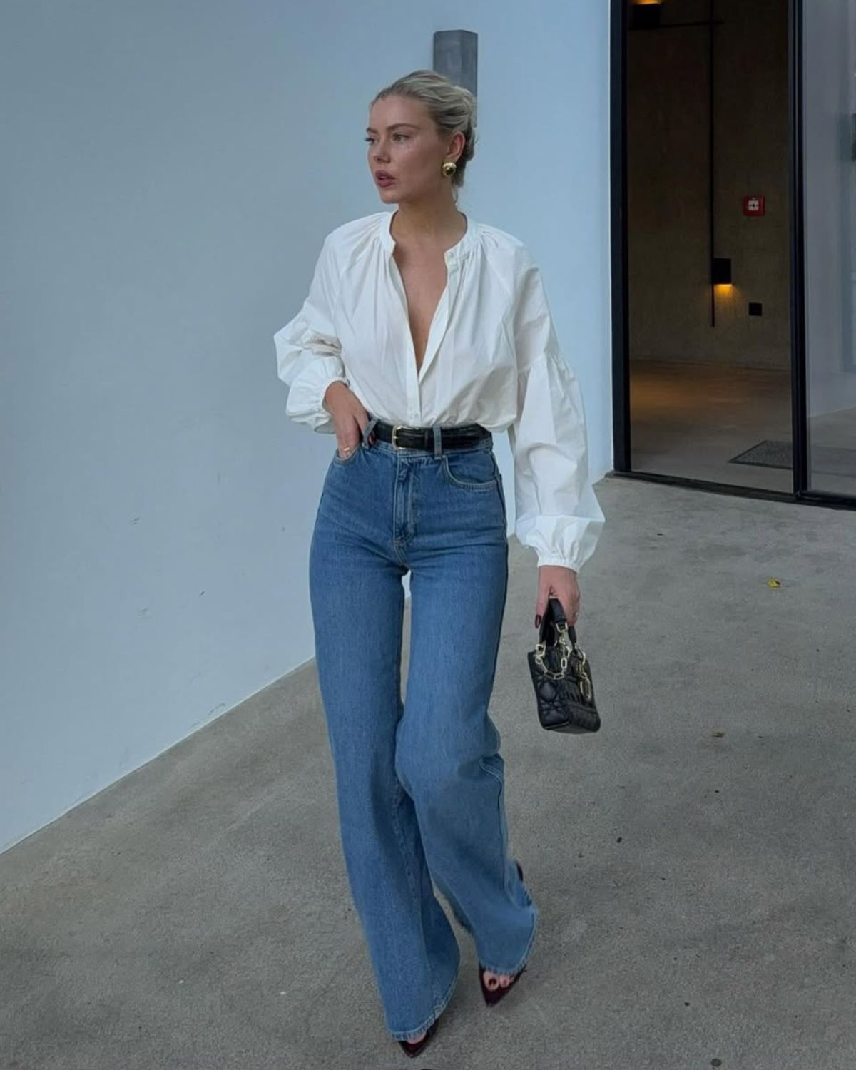 Jeansy z lat 70. w 2026 – jakie fasony wracają i jak je nosić? Rurki nadal zostają w tyle