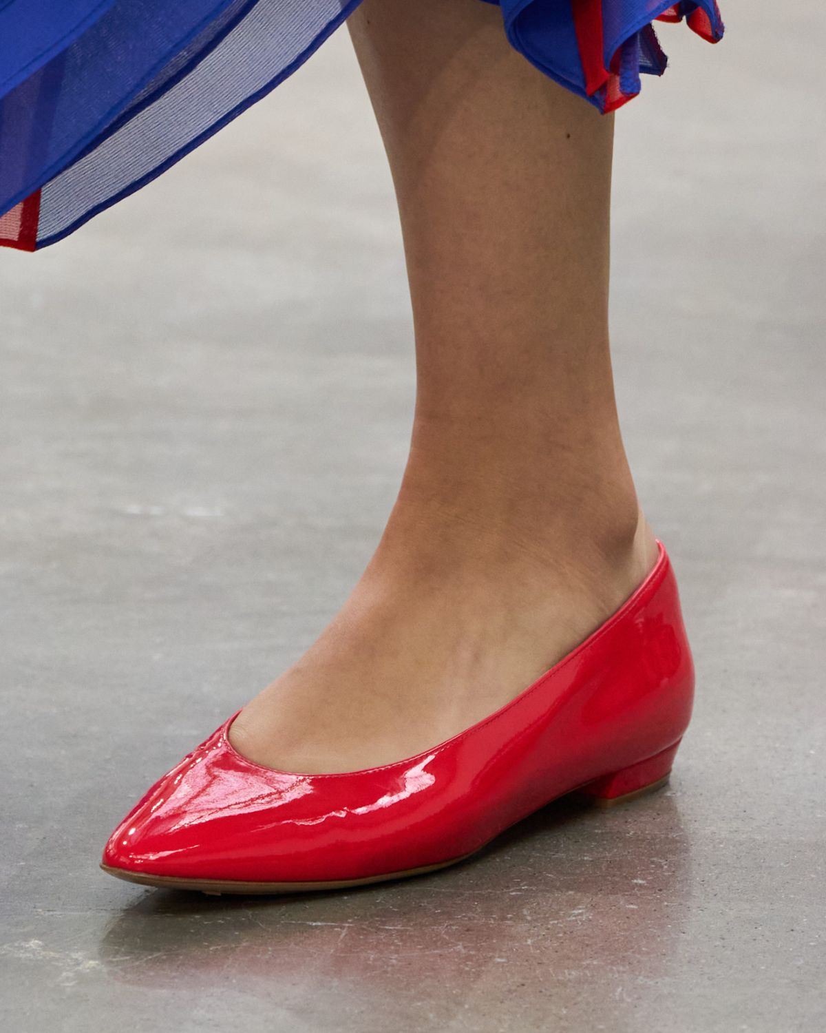 Myślisz, że czarne baleriny to klasyk? Modne kolory balerin na wiosnę 2026 pokazują coś zupełnie innego