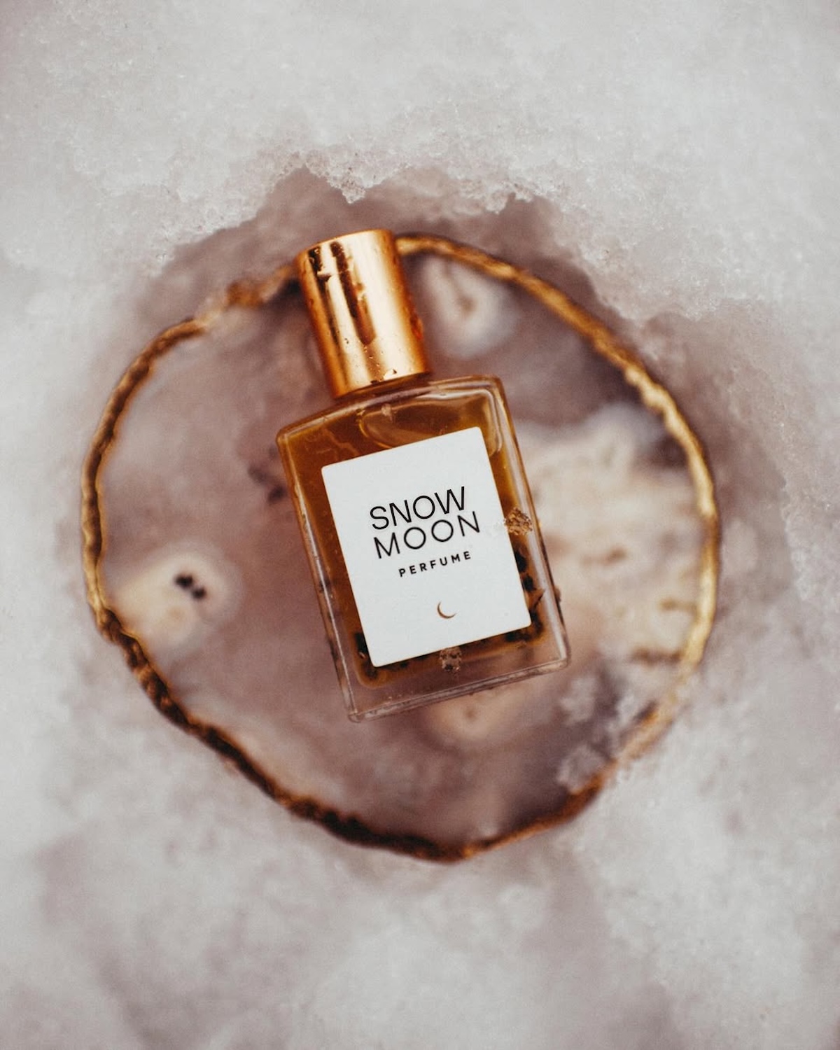 Księżycowe perfumy pachną jak noc pod gwiazdami. Ten efekt jest wręcz hipnotyzujący