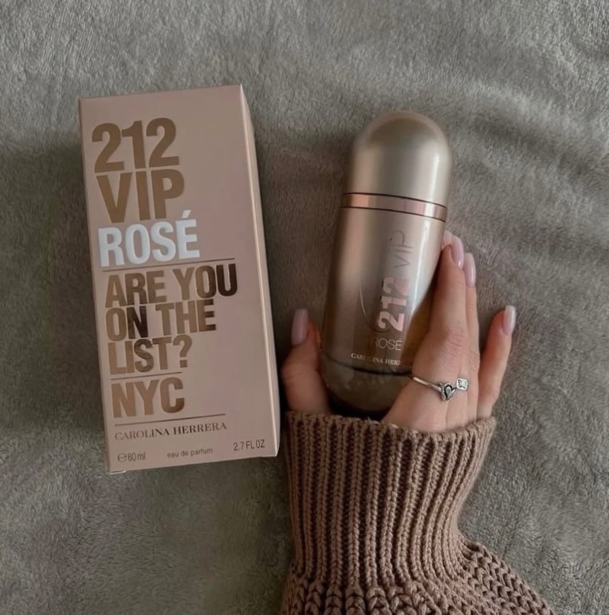 Musujące perfumy to zapachowy hit wiosny 2026. Naprawdę czuć w nich bąbelki