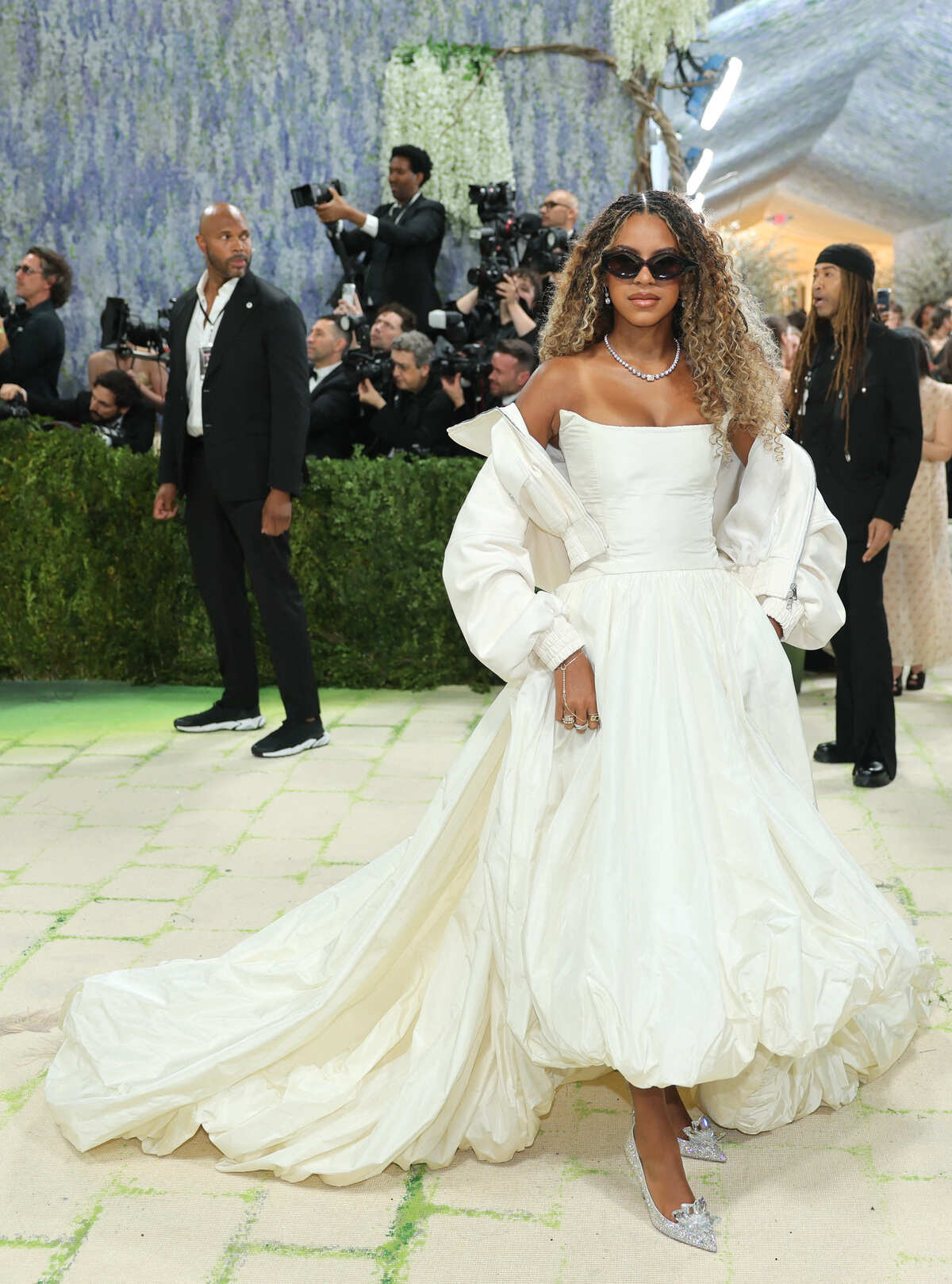 14-letnia Blue Ivy złamała zasadę Met Gali. Internet grzmi: „Co tam robisz, dziecko?”