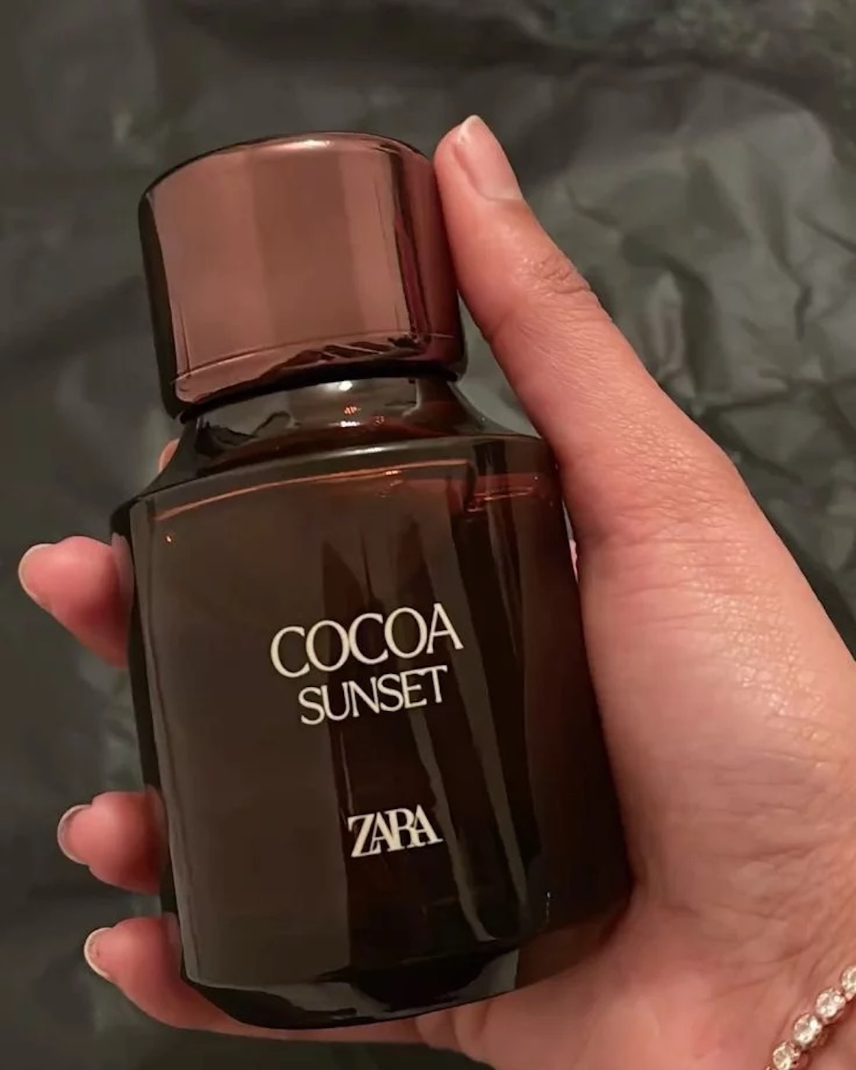 Te perfumy z Zary na lato 2026 mają w sobie wakacyjny magnetyzm. W upały robią najlepsze wrażenie