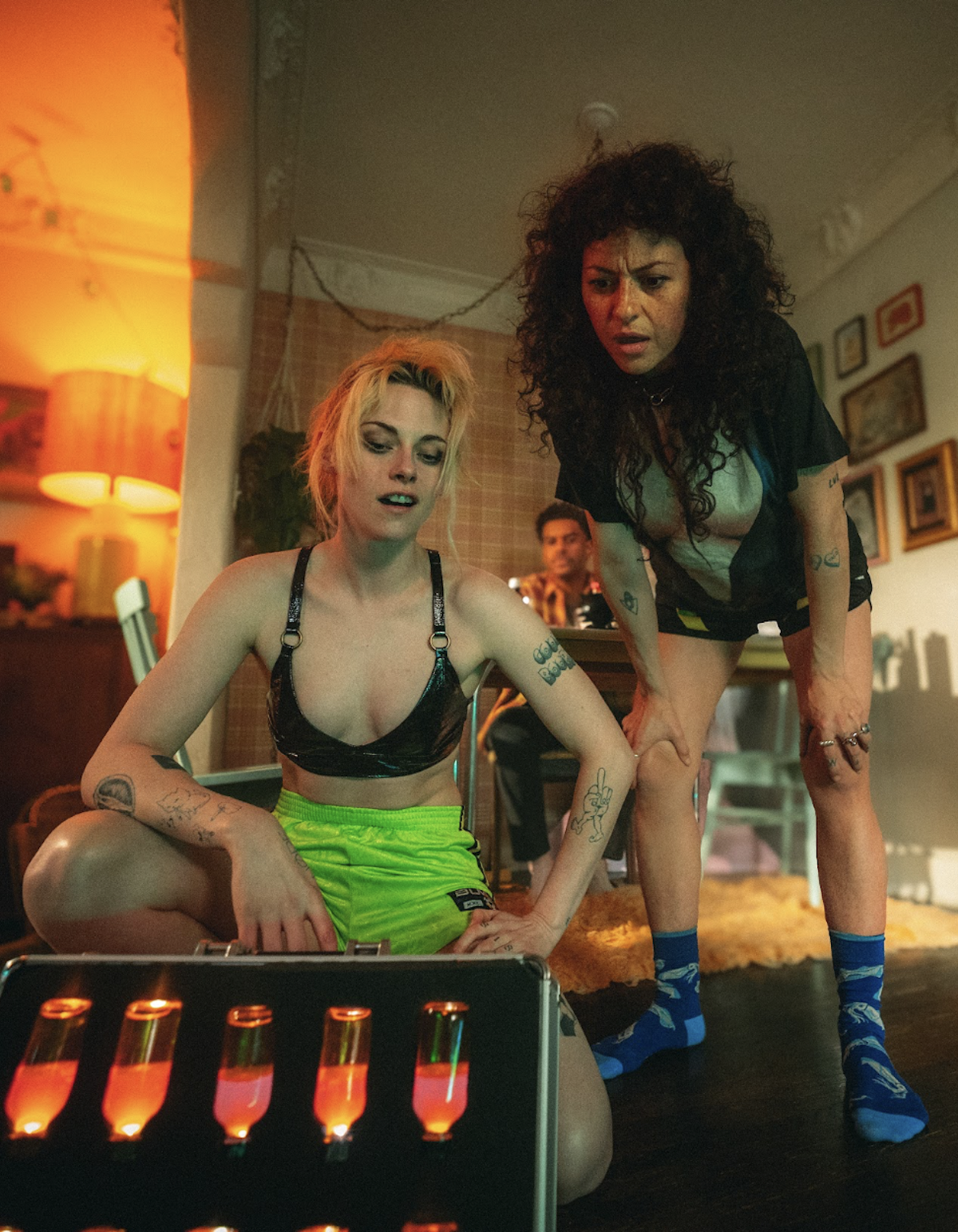 Premiera filmu „The Wrong Girls”: Czarna komedia z Kristen Stewart właśnie trafia do kin