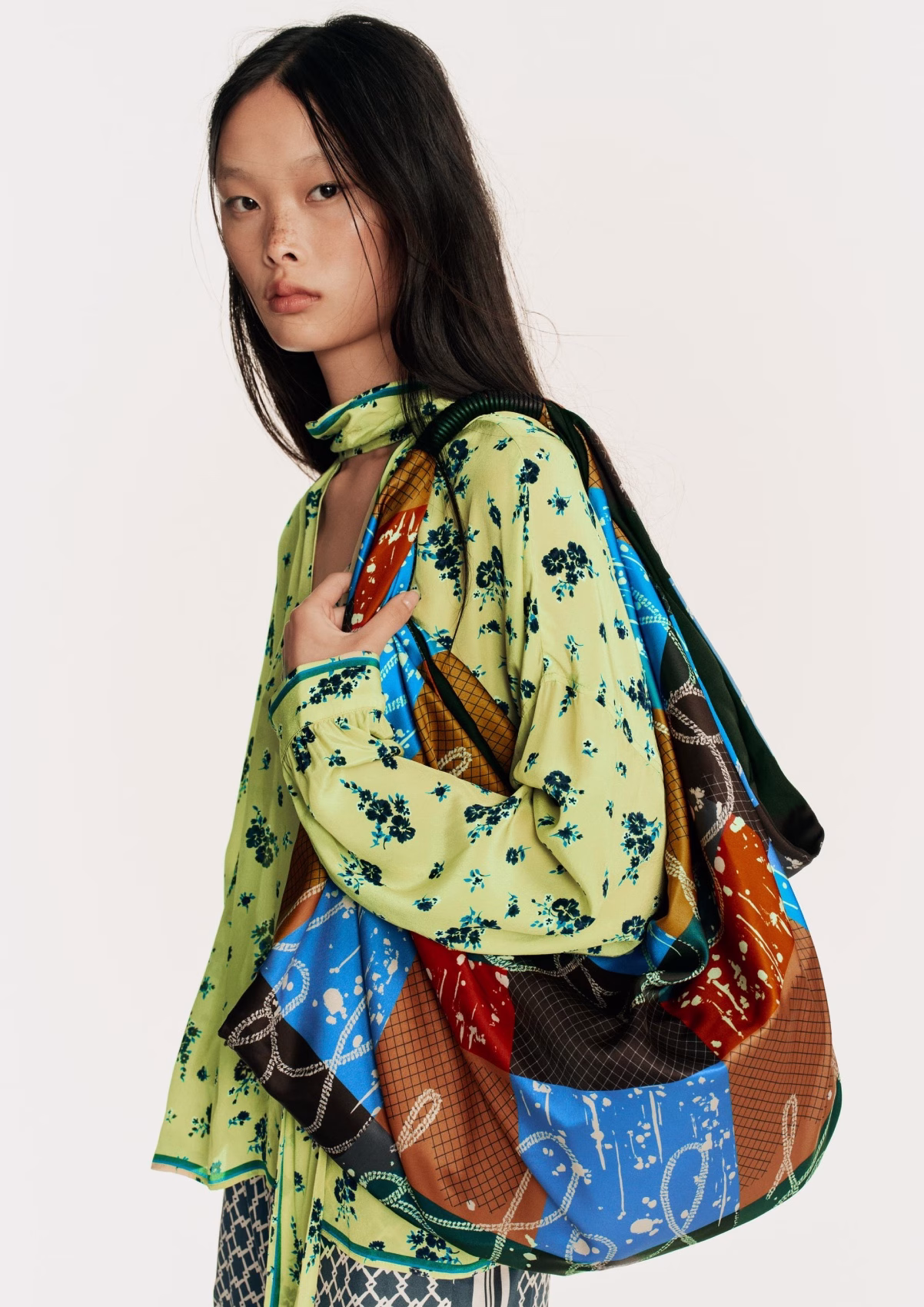 W stylu Hermès i Celine za ułamek ceny. Zara prezentuje zachwycającą kolekcję Scarves Edit