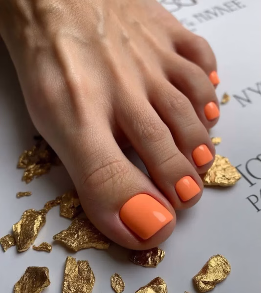 pomarańczowy pedicure