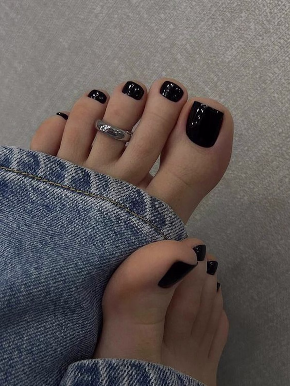 Rozpoczęła się astronomiczna jesień. Oto najpiękniejsze pedicure na październik