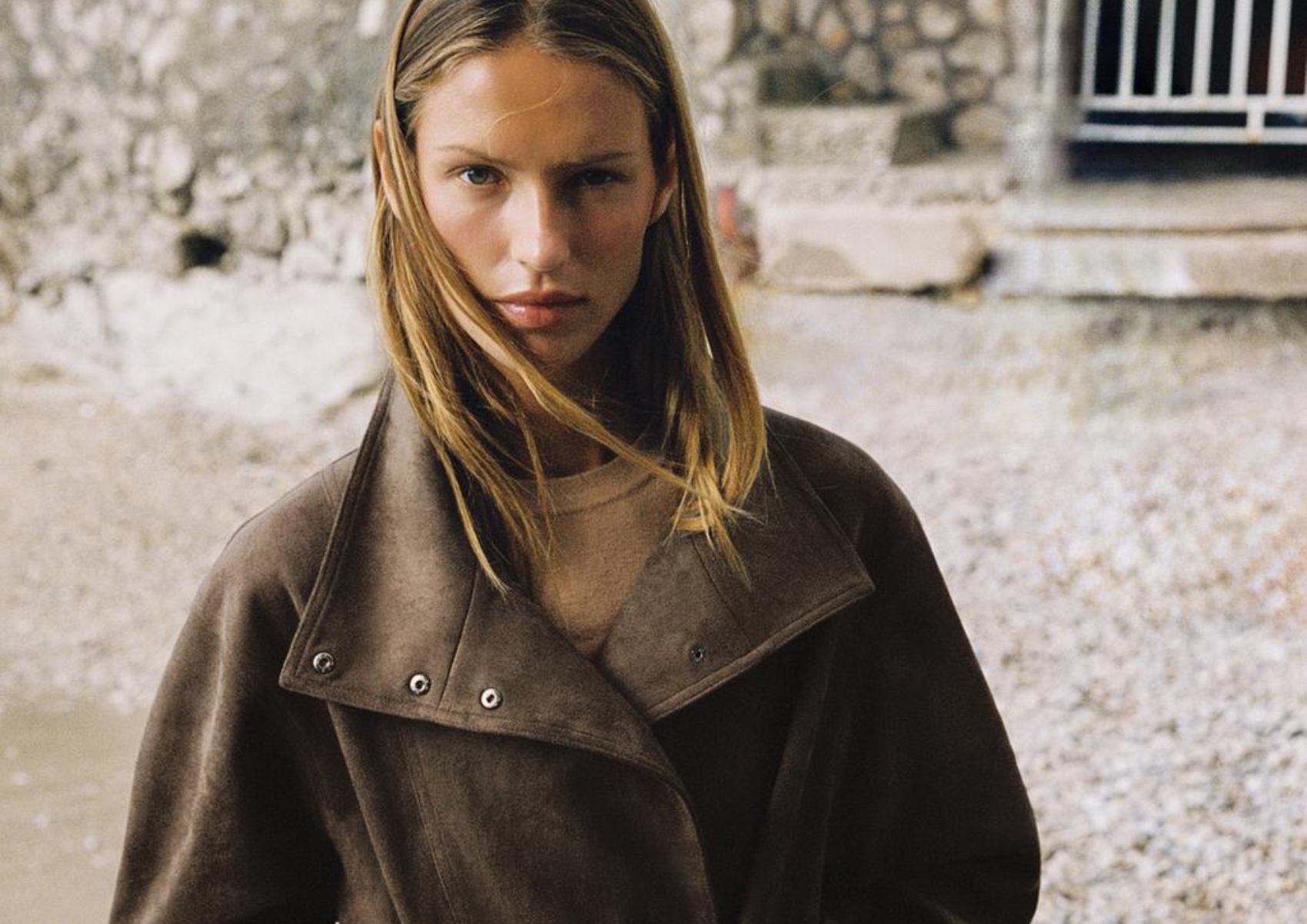 Zara, Mango, H&M. Wybrałam najpiękniejsze kurtki z sieciówek na jesień